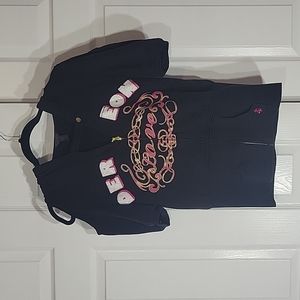 Dereon black hood, short sleeves, could sholders.